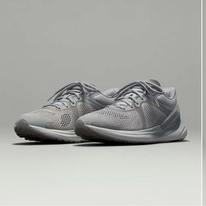 Lululemon Blissfeel Womens Running Shoe Silver Drop / Alpine White Size 8.5